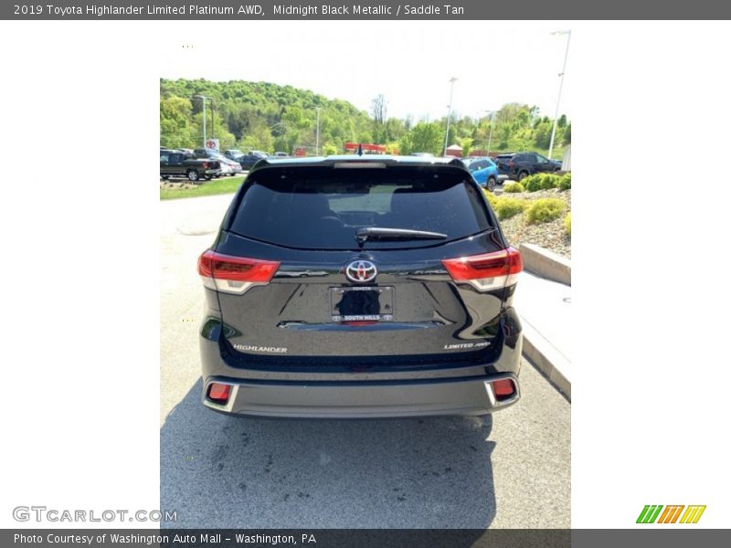 Midnight Black Metallic / Saddle Tan 2019 Toyota Highlander Limited Platinum AWD