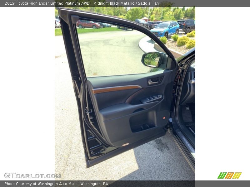 Midnight Black Metallic / Saddle Tan 2019 Toyota Highlander Limited Platinum AWD