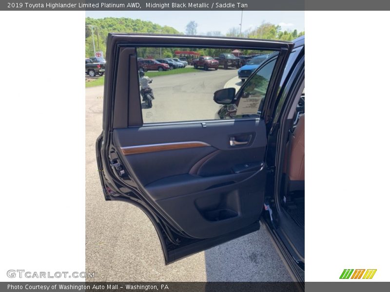 Midnight Black Metallic / Saddle Tan 2019 Toyota Highlander Limited Platinum AWD