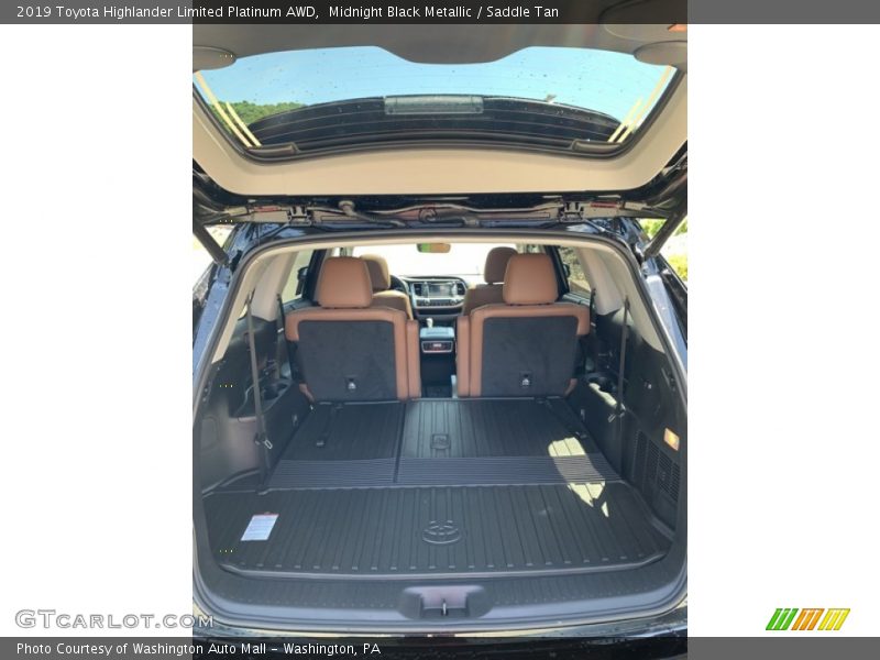 Midnight Black Metallic / Saddle Tan 2019 Toyota Highlander Limited Platinum AWD