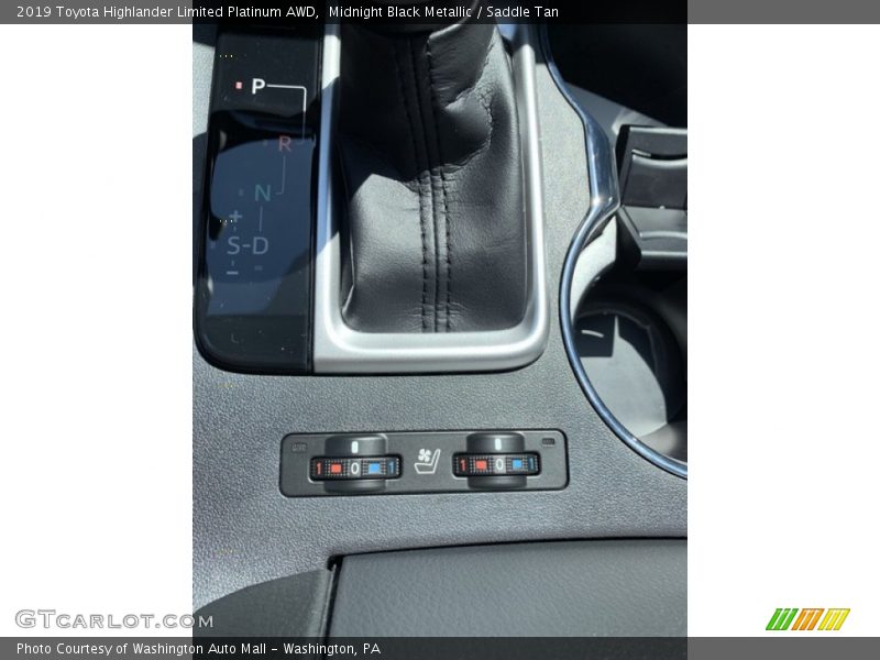 Midnight Black Metallic / Saddle Tan 2019 Toyota Highlander Limited Platinum AWD