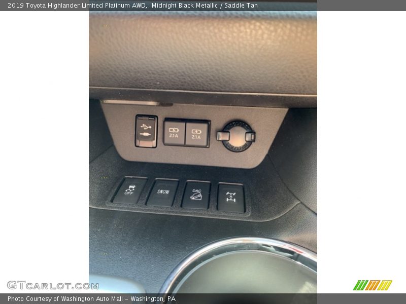 Midnight Black Metallic / Saddle Tan 2019 Toyota Highlander Limited Platinum AWD
