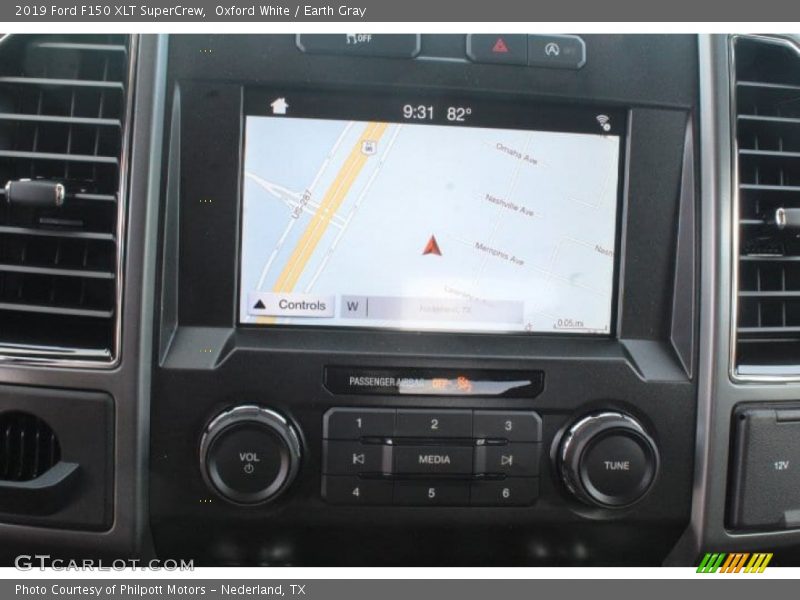 Oxford White / Earth Gray 2019 Ford F150 XLT SuperCrew