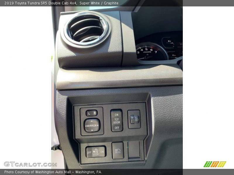 Super White / Graphite 2019 Toyota Tundra SR5 Double Cab 4x4