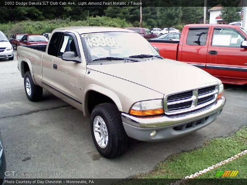 Light Almond Pearl Metallic / Taupe 2002 Dodge Dakota SLT Club Cab 4x4