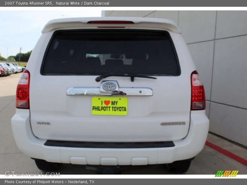 Natural White / Dark Charcoal 2007 Toyota 4Runner SR5