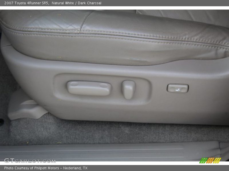 Natural White / Dark Charcoal 2007 Toyota 4Runner SR5