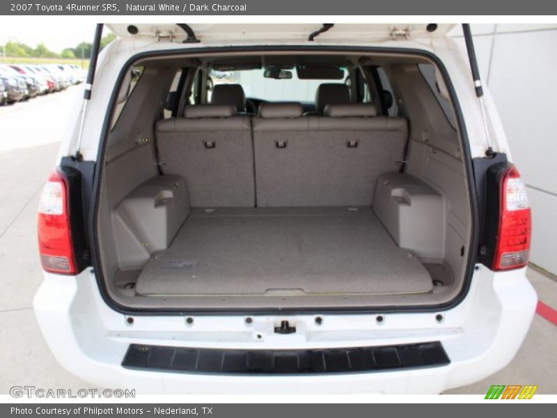 Natural White / Dark Charcoal 2007 Toyota 4Runner SR5