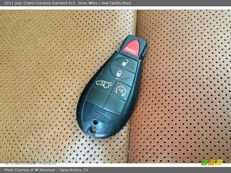 Stone White / New Saddle/Black 2011 Jeep Grand Cherokee Overland 4x4