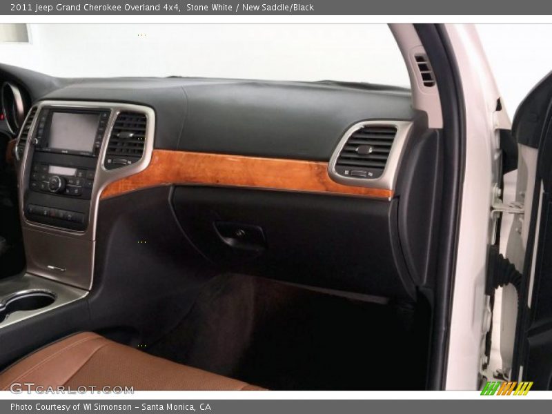 Stone White / New Saddle/Black 2011 Jeep Grand Cherokee Overland 4x4