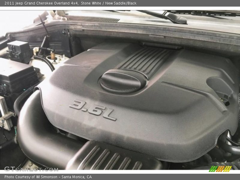 Stone White / New Saddle/Black 2011 Jeep Grand Cherokee Overland 4x4