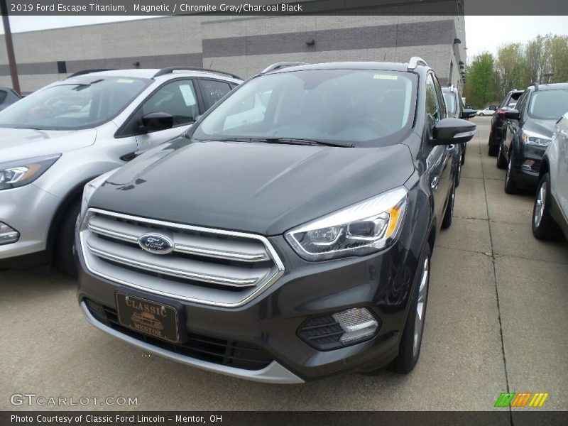 Magnetic / Chromite Gray/Charcoal Black 2019 Ford Escape Titanium