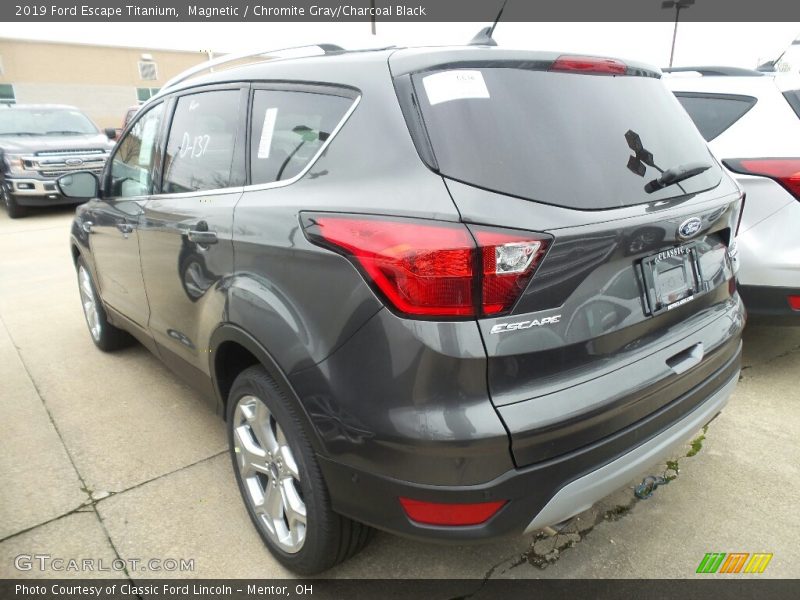 Magnetic / Chromite Gray/Charcoal Black 2019 Ford Escape Titanium