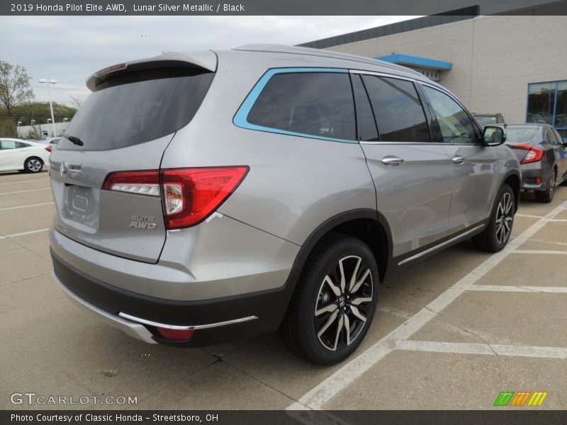 Lunar Silver Metallic / Black 2019 Honda Pilot Elite AWD