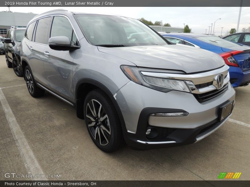 Lunar Silver Metallic / Gray 2019 Honda Pilot Touring AWD