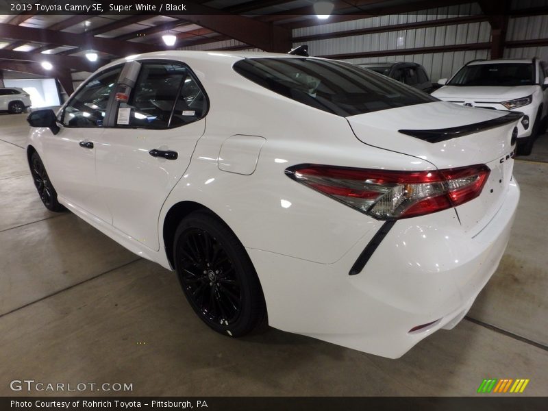 Super White / Black 2019 Toyota Camry SE