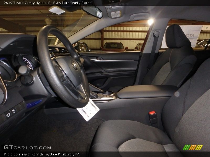 Ruby Flare Pearl / Black 2019 Toyota Camry Hybrid LE