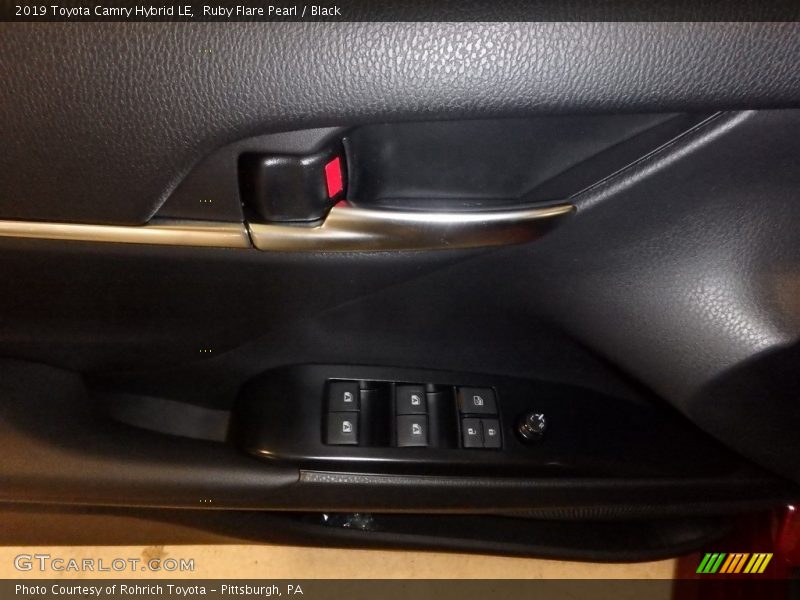 Ruby Flare Pearl / Black 2019 Toyota Camry Hybrid LE