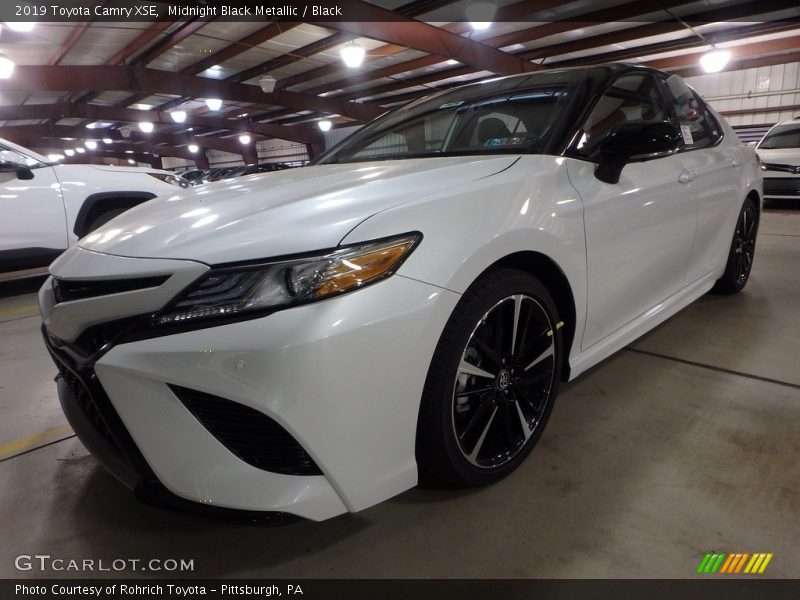 Midnight Black Metallic / Black 2019 Toyota Camry XSE