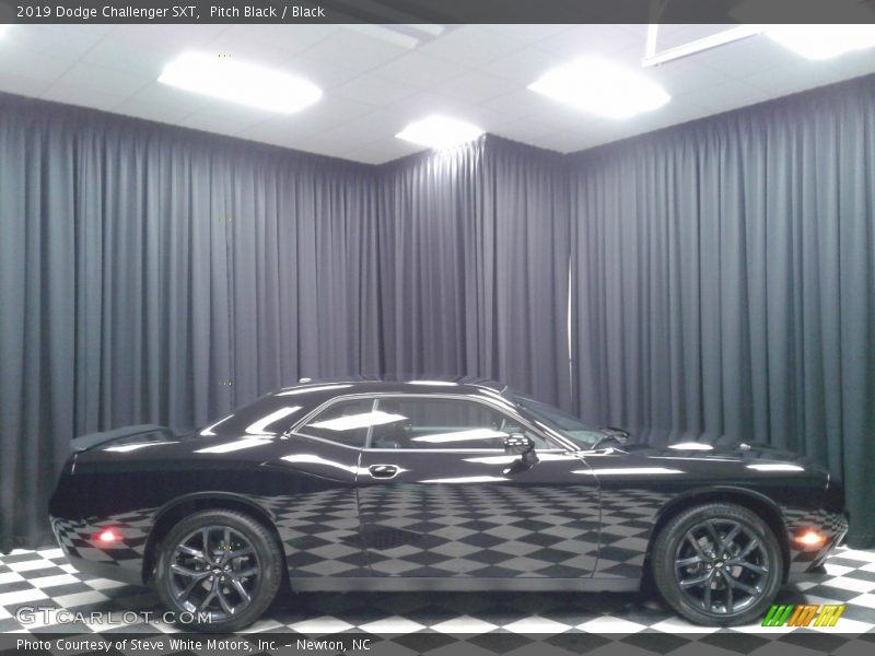 Pitch Black / Black 2019 Dodge Challenger SXT