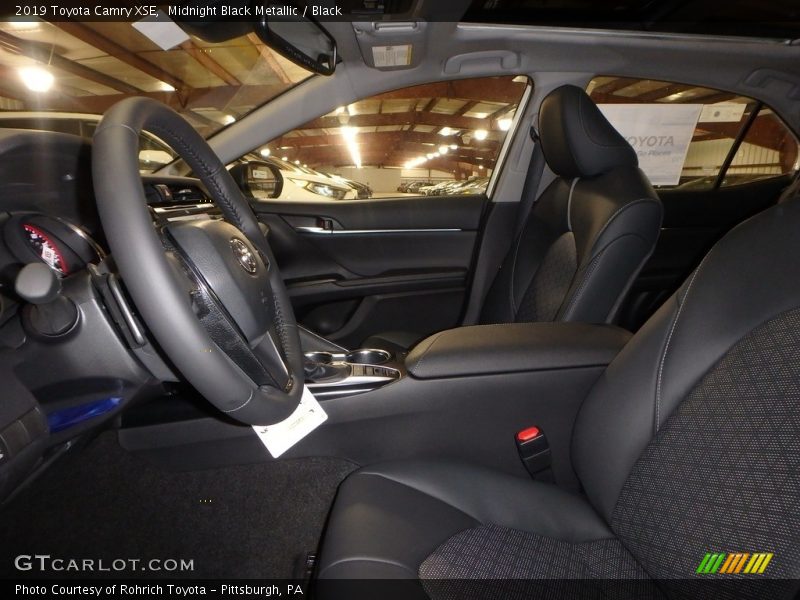 Midnight Black Metallic / Black 2019 Toyota Camry XSE