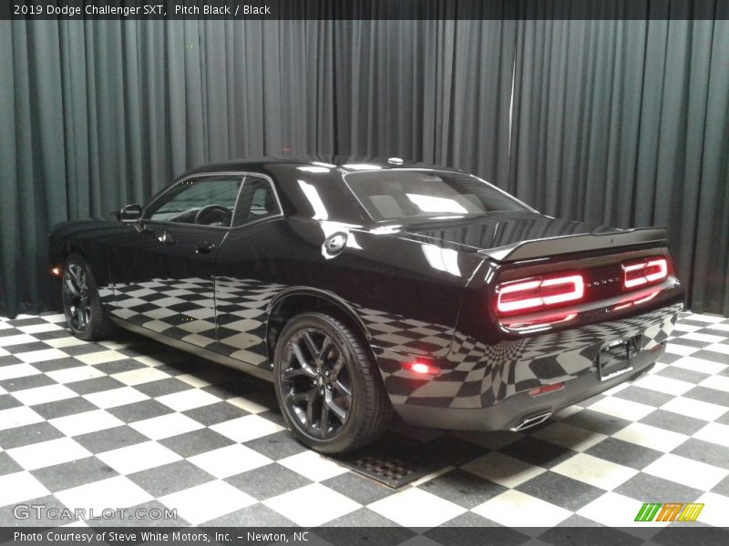 Pitch Black / Black 2019 Dodge Challenger SXT