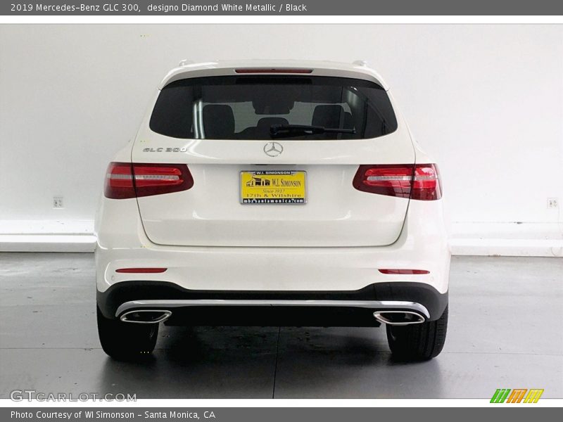 designo Diamond White Metallic / Black 2019 Mercedes-Benz GLC 300
