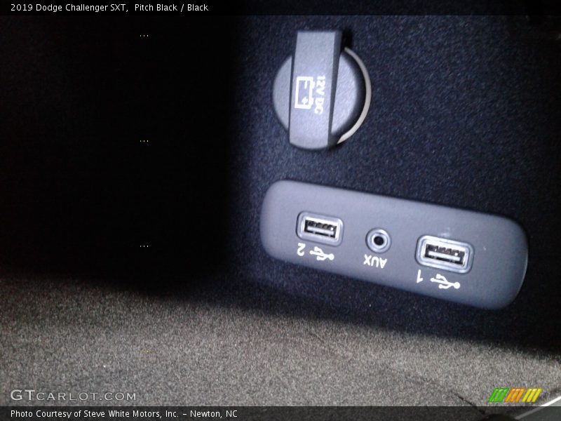Pitch Black / Black 2019 Dodge Challenger SXT