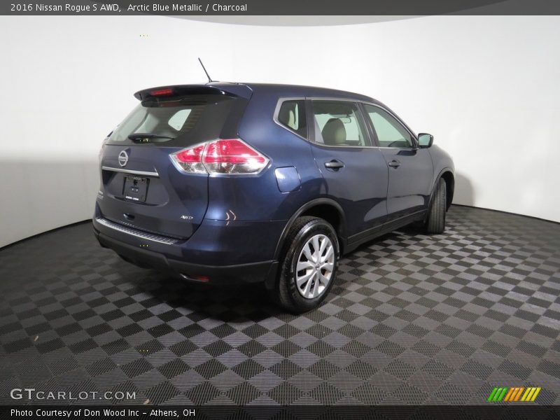 Arctic Blue Metallic / Charcoal 2016 Nissan Rogue S AWD
