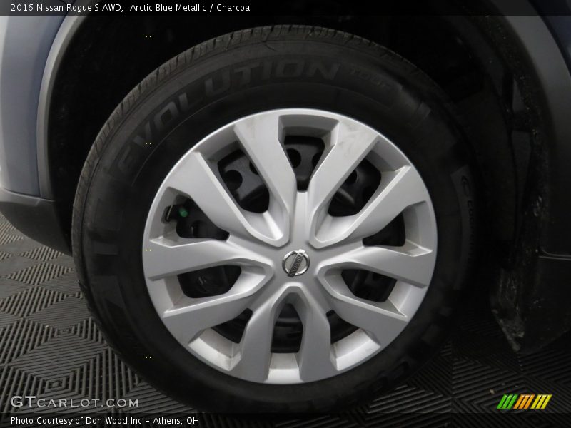 Arctic Blue Metallic / Charcoal 2016 Nissan Rogue S AWD