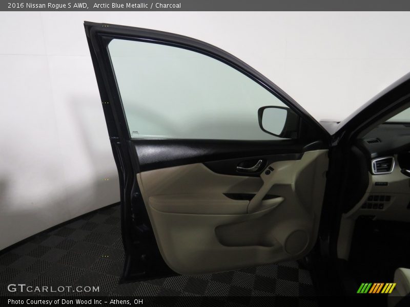 Arctic Blue Metallic / Charcoal 2016 Nissan Rogue S AWD