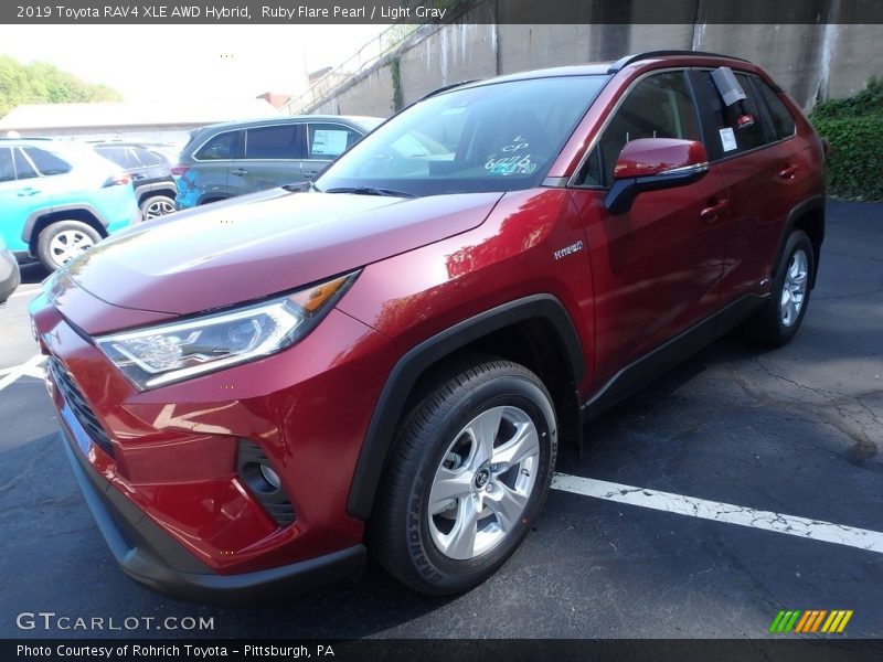 Front 3/4 View of 2019 RAV4 XLE AWD Hybrid