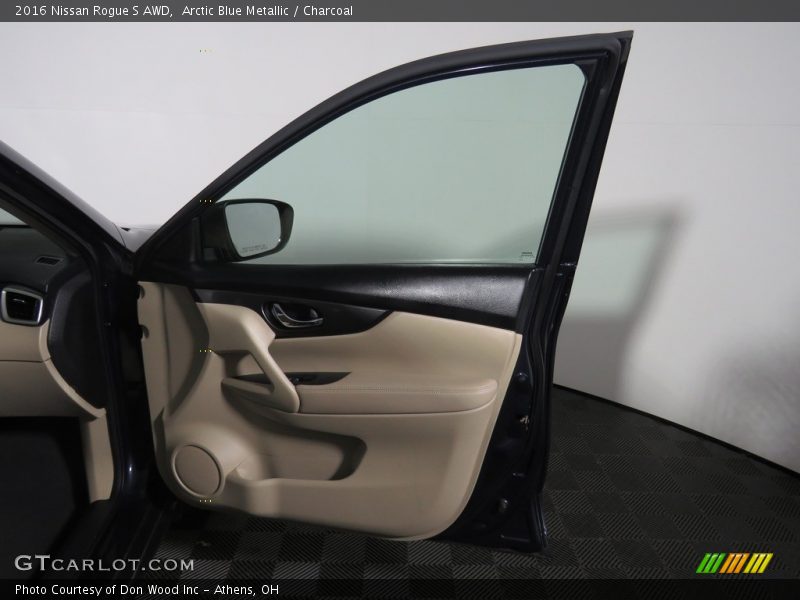 Arctic Blue Metallic / Charcoal 2016 Nissan Rogue S AWD