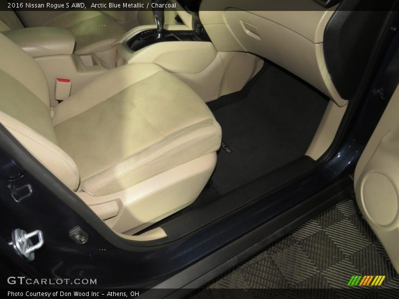 Arctic Blue Metallic / Charcoal 2016 Nissan Rogue S AWD