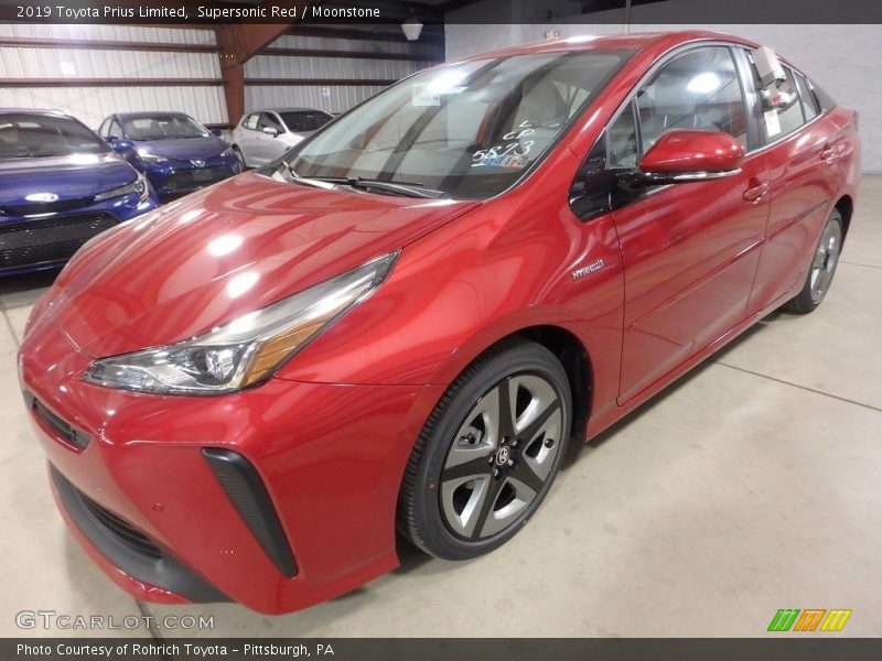 Front 3/4 View of 2019 Prius Limited