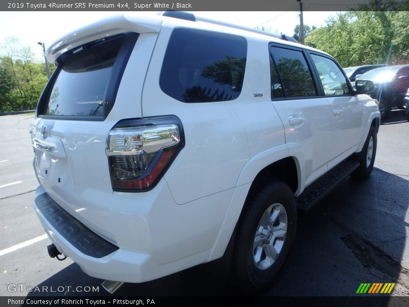 Super White / Black 2019 Toyota 4Runner SR5 Premium 4x4