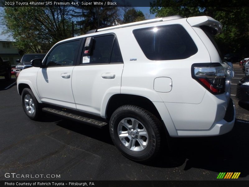 Super White / Black 2019 Toyota 4Runner SR5 Premium 4x4