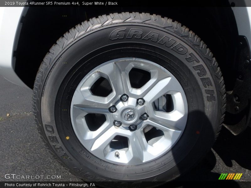 Super White / Black 2019 Toyota 4Runner SR5 Premium 4x4