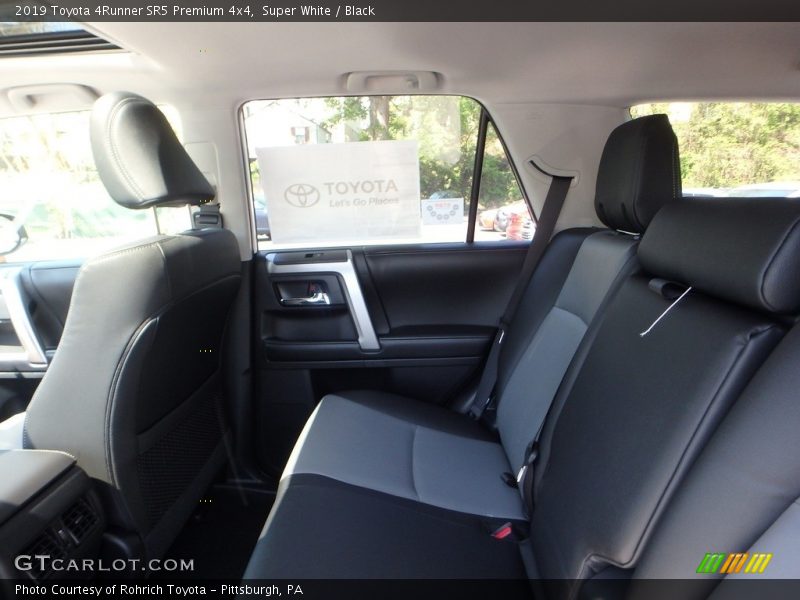 Super White / Black 2019 Toyota 4Runner SR5 Premium 4x4