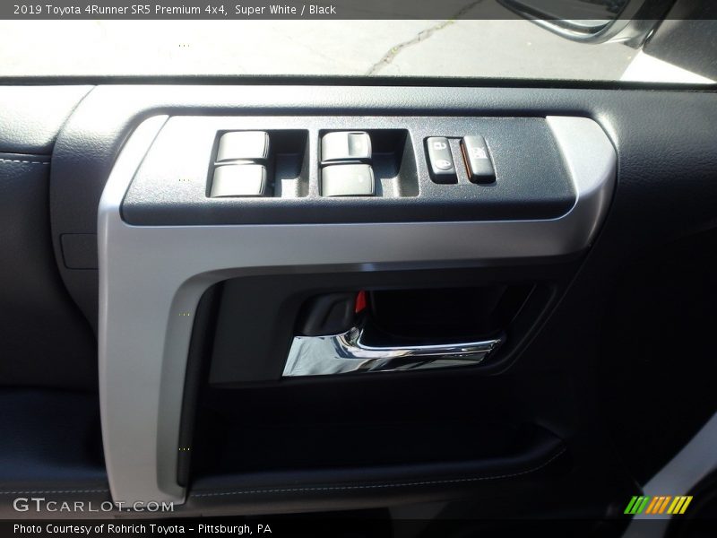 Super White / Black 2019 Toyota 4Runner SR5 Premium 4x4