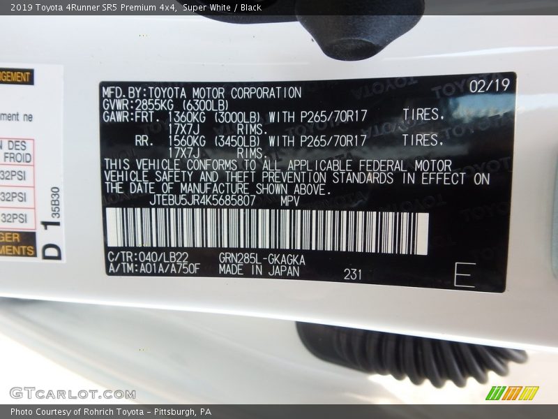 Super White / Black 2019 Toyota 4Runner SR5 Premium 4x4