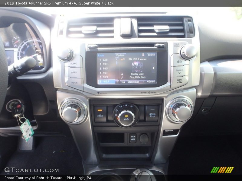 Super White / Black 2019 Toyota 4Runner SR5 Premium 4x4