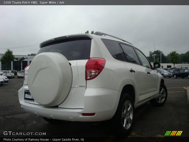 Super White / Ash 2006 Toyota RAV4 4WD