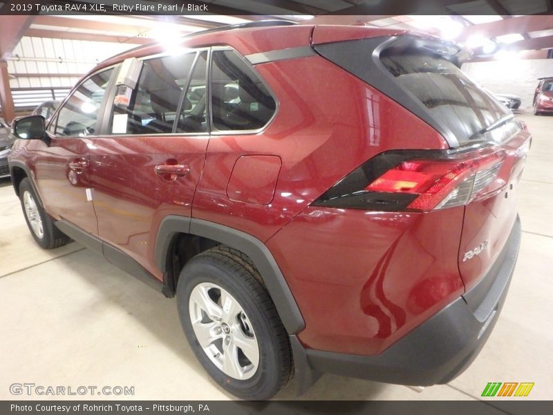 Ruby Flare Pearl / Black 2019 Toyota RAV4 XLE