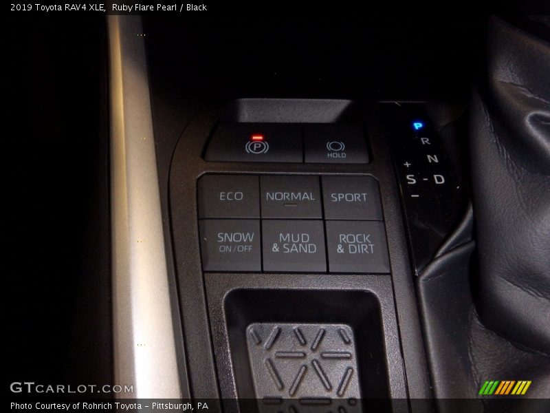 Ruby Flare Pearl / Black 2019 Toyota RAV4 XLE