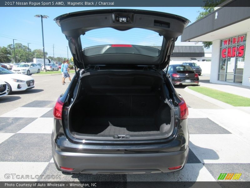 Magnetic Black / Charcoal 2017 Nissan Rogue Sport S AWD