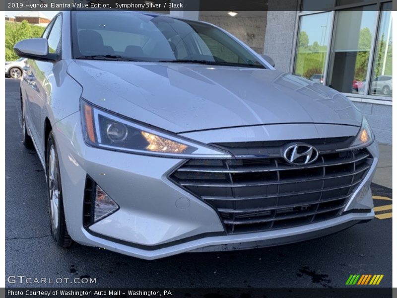 Symphony Silver / Black 2019 Hyundai Elantra Value Edition