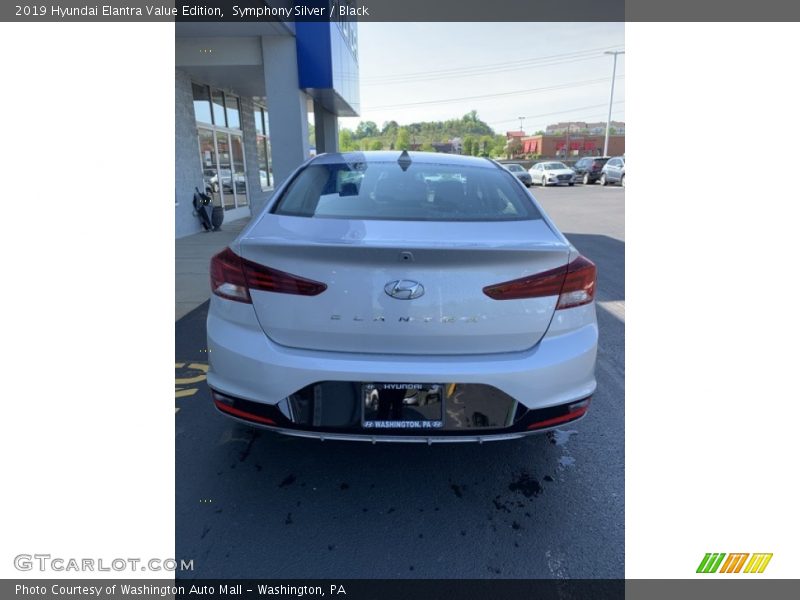 Symphony Silver / Black 2019 Hyundai Elantra Value Edition