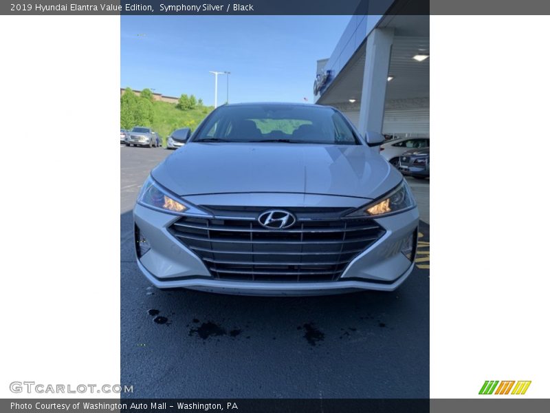 Symphony Silver / Black 2019 Hyundai Elantra Value Edition