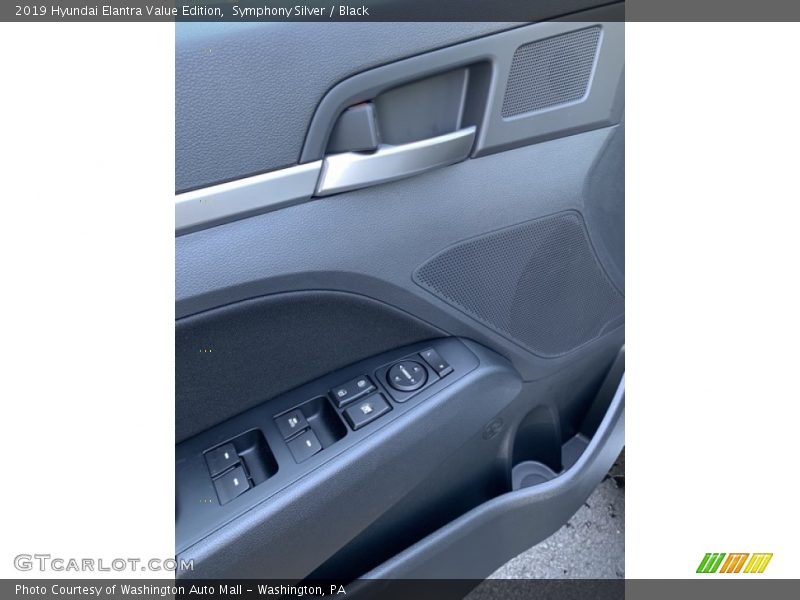 Symphony Silver / Black 2019 Hyundai Elantra Value Edition